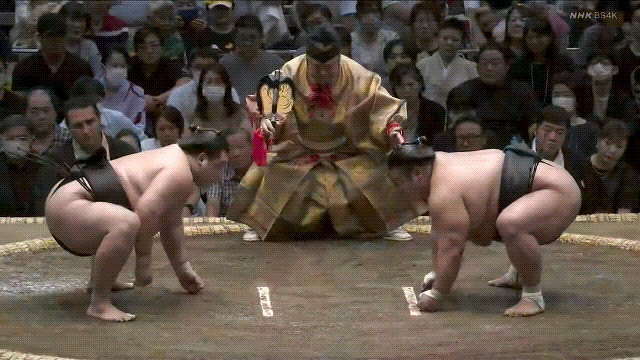 TZ85 giphyupload sumo 2023 aki basho takakeisho GIF