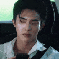 Auralis_forever side eye attitude top form bxxmrvw GIF