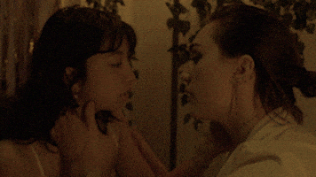 nouhisnomad giphyupload indie kissing nomad GIF