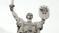 Ukraine Removes Soviet Emblem from Massive Kyiv Monument
