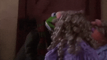 Miss Piggy Christmas GIF
