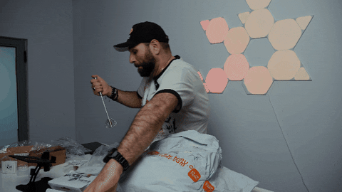 dghld2fybg9yzgnaewfob28uy29t giphyupload GIF