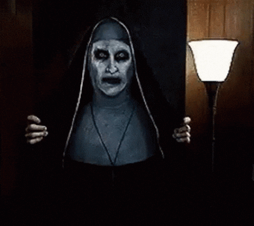 juankruizp warren monja conjuro GIF