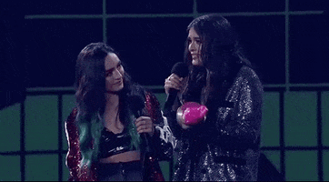 premiosmtvmiaw miaw mtv miaw premios mtv miaw premios miaw GIF