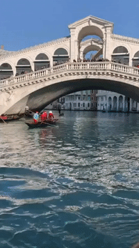 Christmas Regatta Brings Color to Venice's Grand Canal