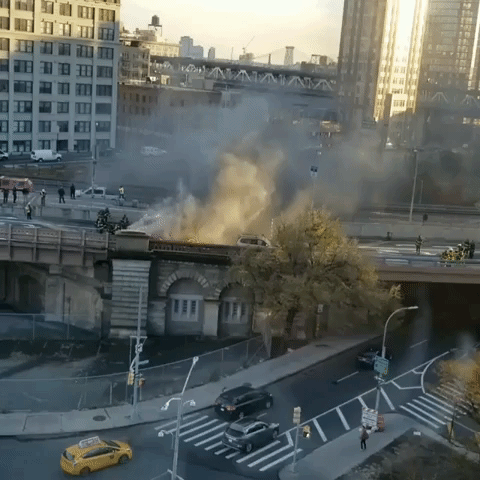 Brooklyn Bridge Car Fire Leaves One Dead, Several Injured