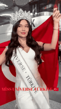 Ce GIF