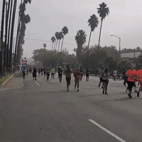 Thousands Race in Postponed Los Angeles Marathon