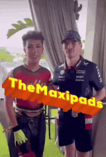 Maxipads GIF