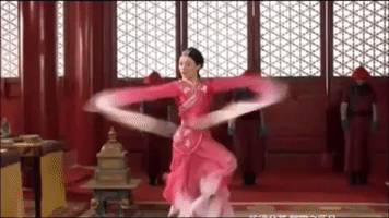 zhen huan zhuan dance GIF