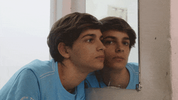 aviv video cinemagraph mirror blinking GIF