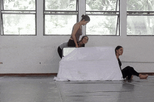 y  GIF