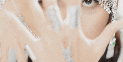 rt #kazakhanimatedgif #zhanardugalova #yzyncorem #turkvision GIF