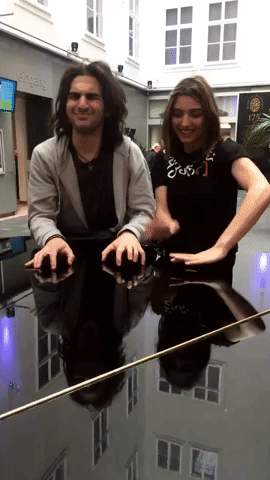 nikadanelia  GIF