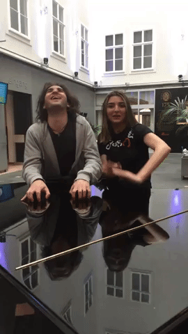 nikadanelia  GIF