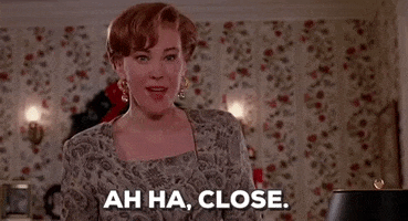 Macaulay Culkin Catherine Ohara GIF