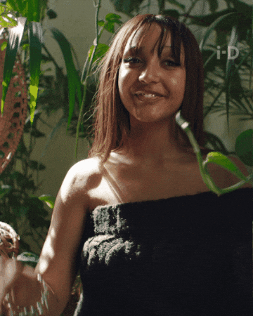 Pinkpantheress GIFs - Find & Share on GIPHY