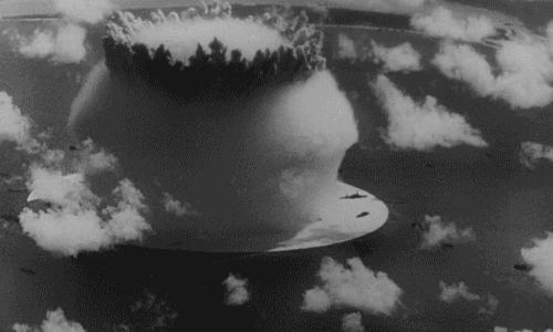 Resultado de imagen de hiroshima bomba atomica gif